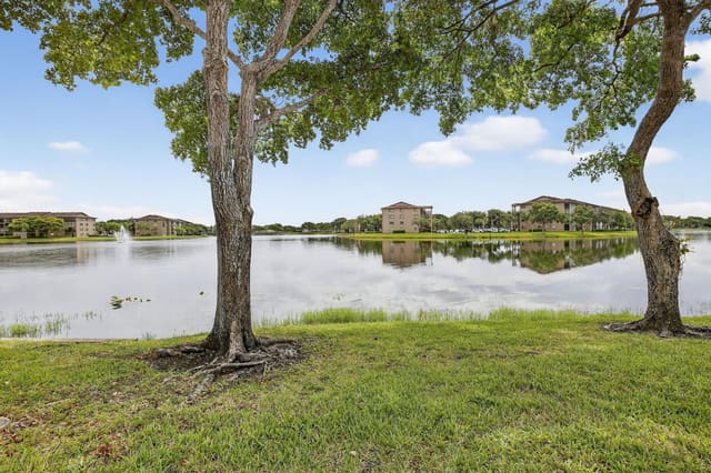 1001 SW 141st Avenue 110 K, sold in Suffolk, Hollywood, FL