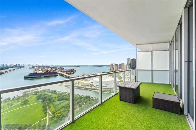 1100 Biscayne Boulevard 4004, Miami, FL 33132