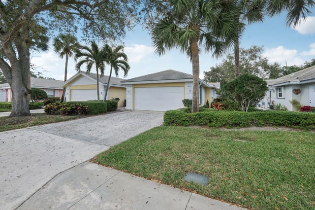 4177 Royal Oak Drive, sold in Garden Oaks South, Palm Beach Gardens, FL