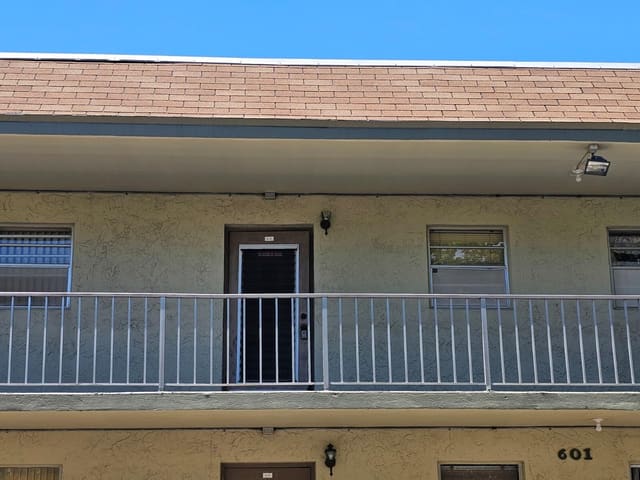 601 S State Road 7 2c, sold in Applegreen Condo Apts 1, Margate, FL