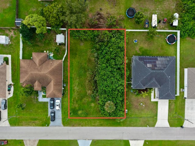 1214 SW Medina Avenue, Port St. Lucie, FL 34953