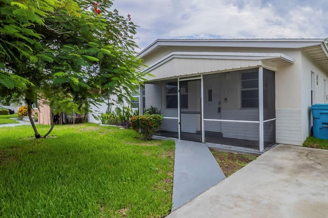 132 SE 4th Avenue, Boynton Beach, FL 33435