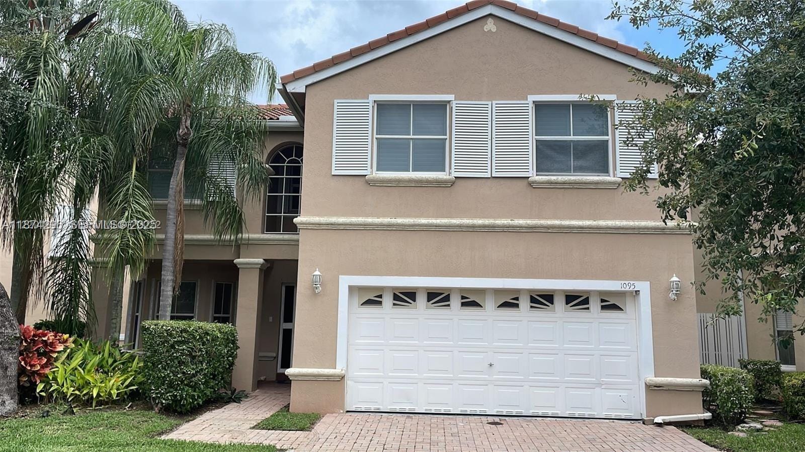 1095 Weeping Willow Way, Hollywood, FL 33019