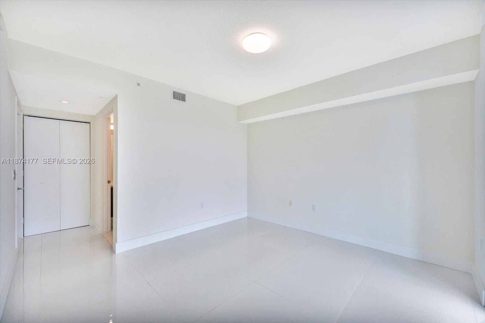 300 Sunny Isles Boulevard 4-803, Sunny Isles Beach, FL 33160 photo 16