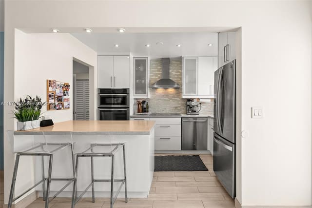 1519 Drexel Avenue 402, sold in Drexel, Miami Beach, FL