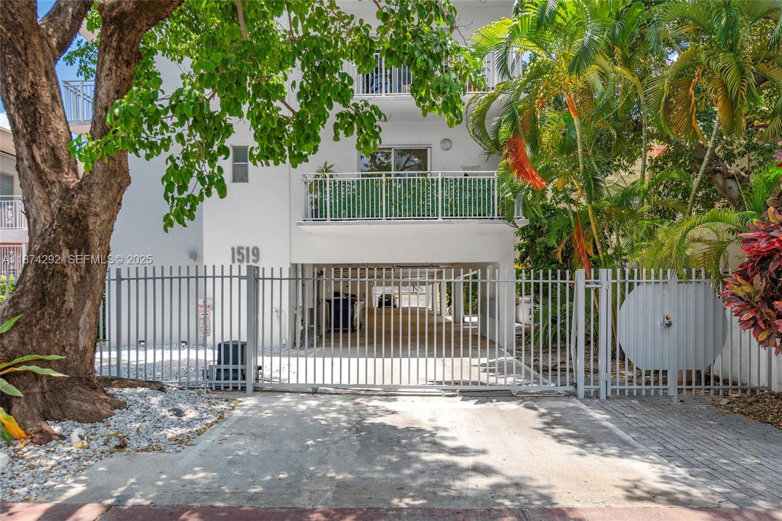 1519 Drexel Avenue 402, Miami Beach, FL 33139 photo 6