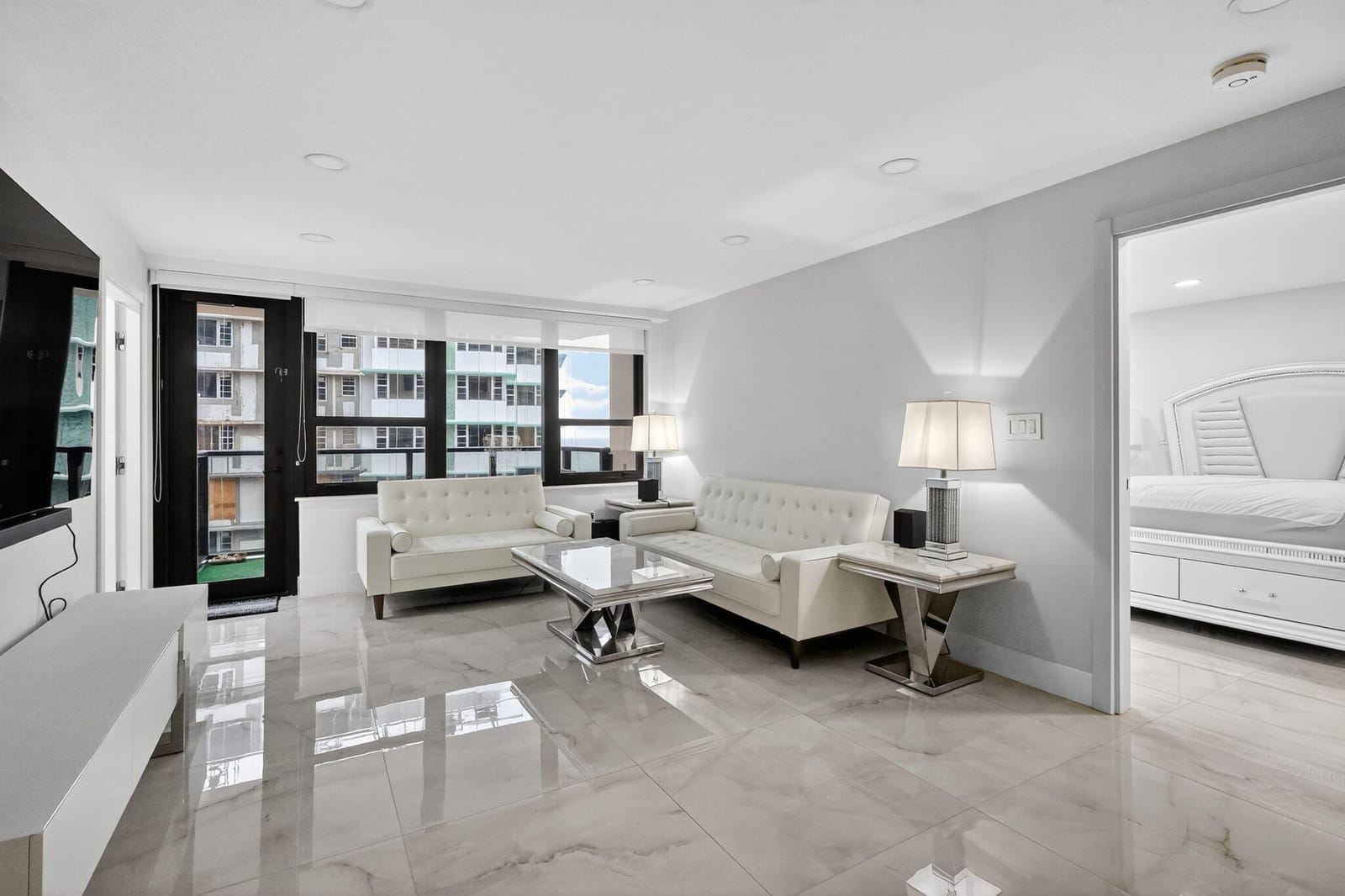 5225 Collins Avenue 1408 — photo 3