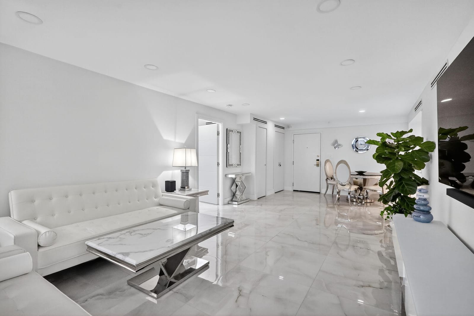 5225 Collins Avenue 1408 — photo 4