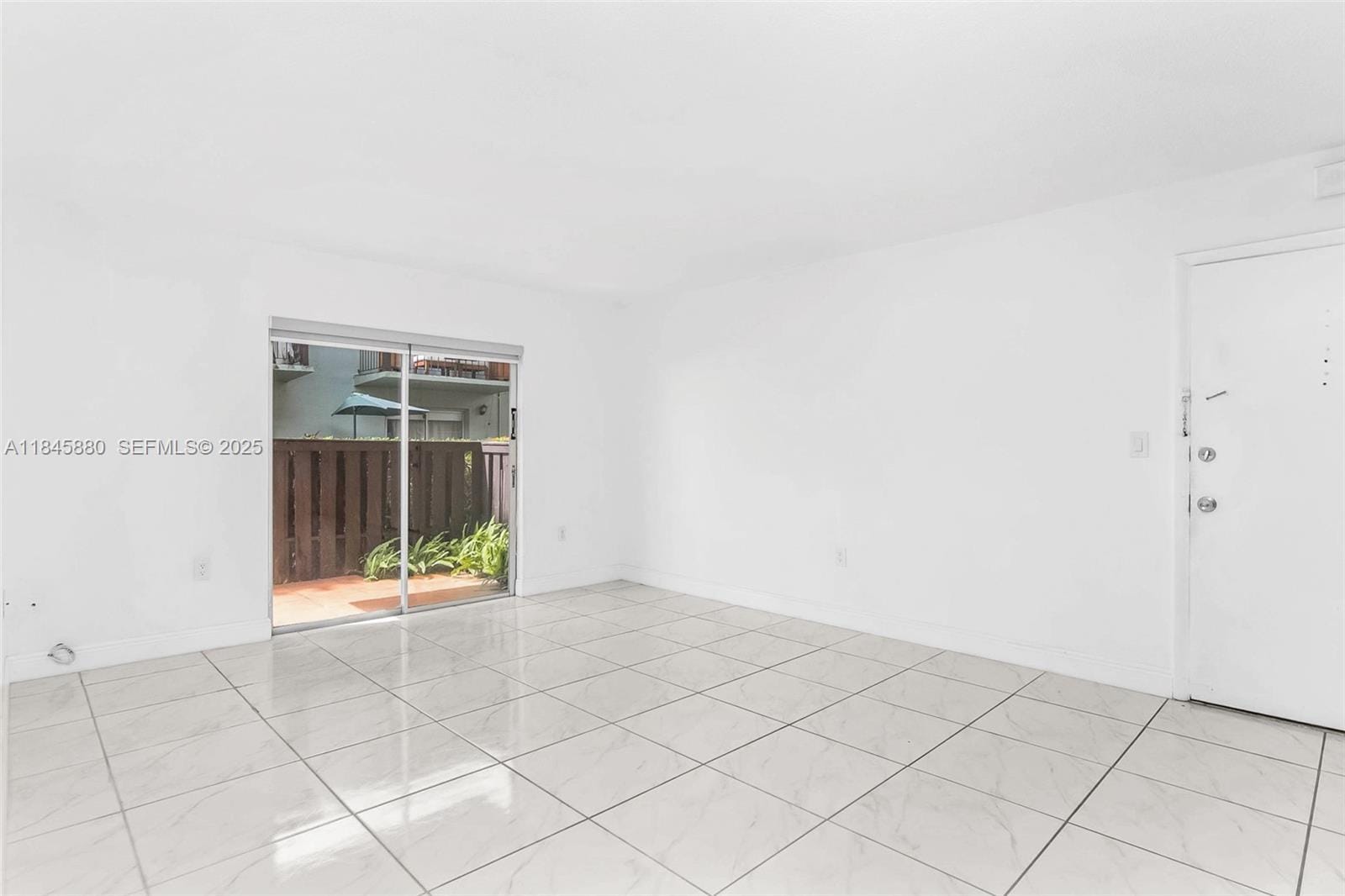 10748 N Kendall Drive N11, Miami, FL 33176 photo 2