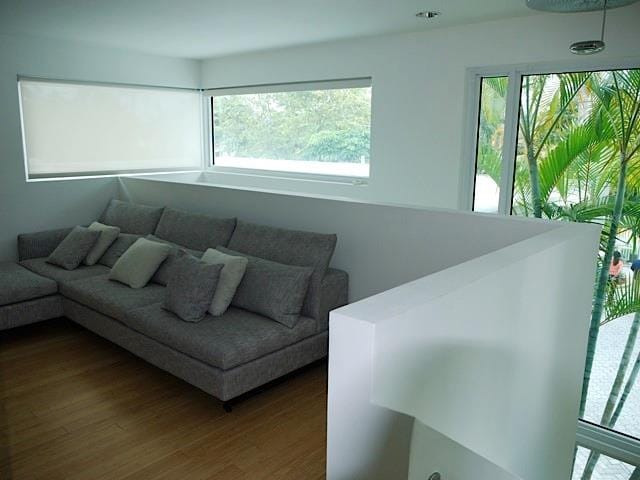 8301 NE 10th Avenue, Miami, FL 33138 photo 5