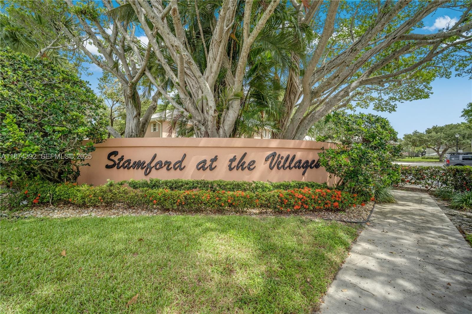3104 Kingston Court 11D, West Palm Beach, FL 33409 photo 2
