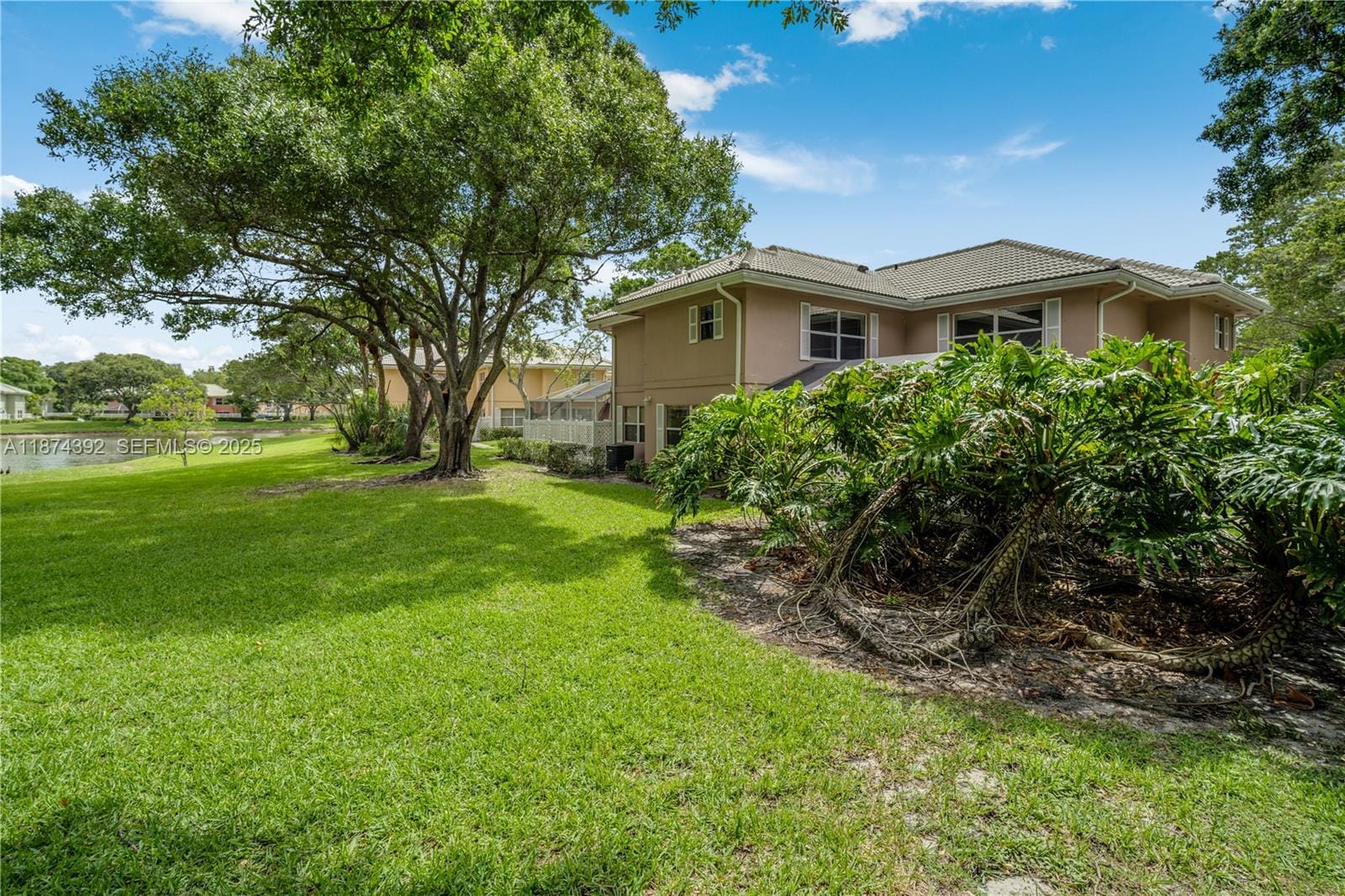 3104 Kingston Court 11D, West Palm Beach, FL 33409 photo 3