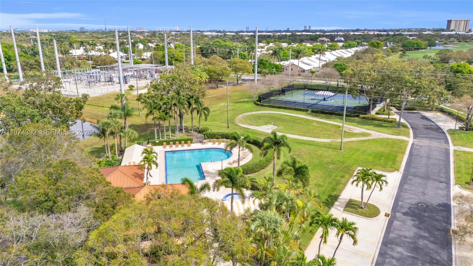 3104 Kingston Court 11D, West Palm Beach, FL 33409 photo 23