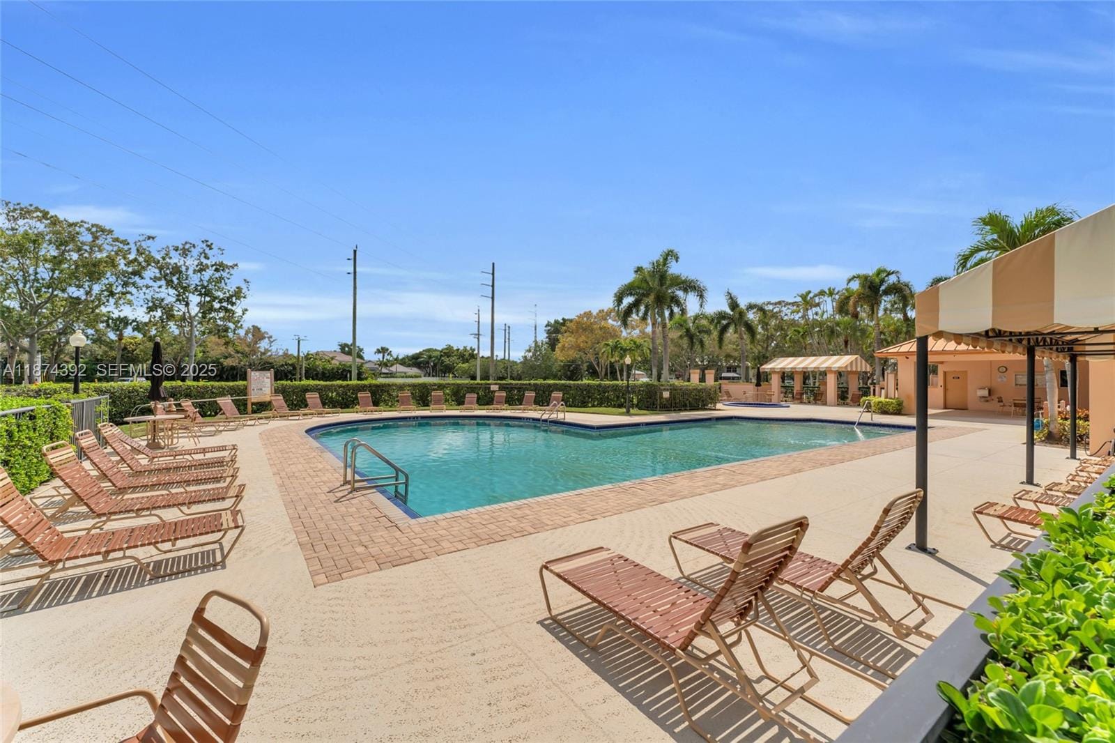 3104 Kingston Court 11D, West Palm Beach, FL 33409 photo 25