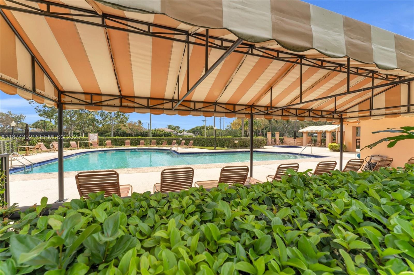 3104 Kingston Court 11D, West Palm Beach, FL 33409 photo 26