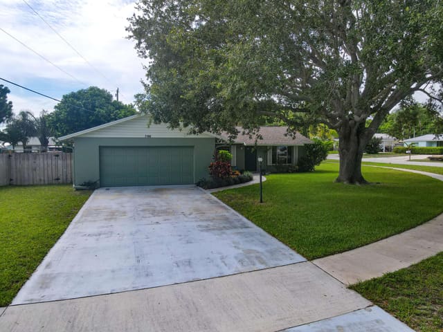 7190 SE Hobe Terrace, sold in Hobe Heights, Hobe Sound, FL