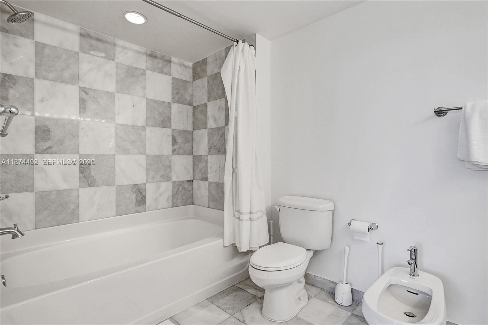 601 NE 36th Street 2703, Miami, FL 33137 photo 17