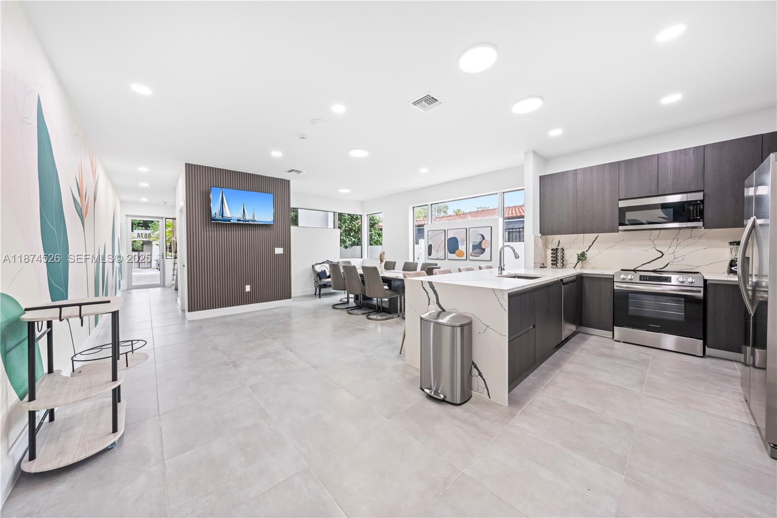 857 SW 14th Avenue A, Miami, FL 33135 photo 16