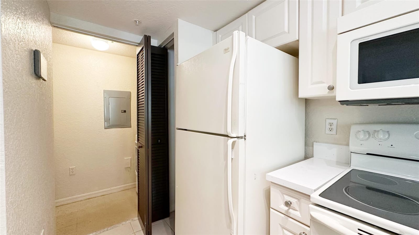 6704 W Sample Road 6704 — photo 12