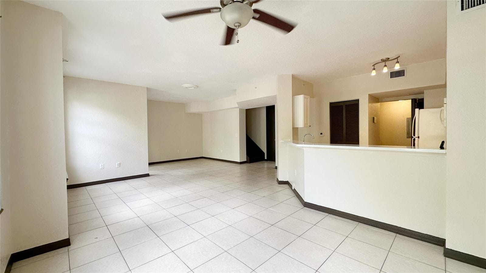 6704 W Sample Road 6704 — photo 6