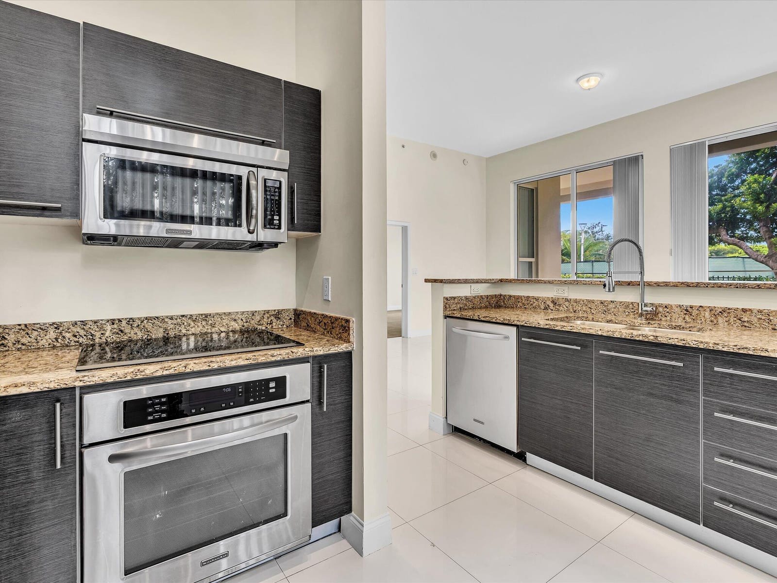 550 Okeechobee Boulevard 122 — photo 7