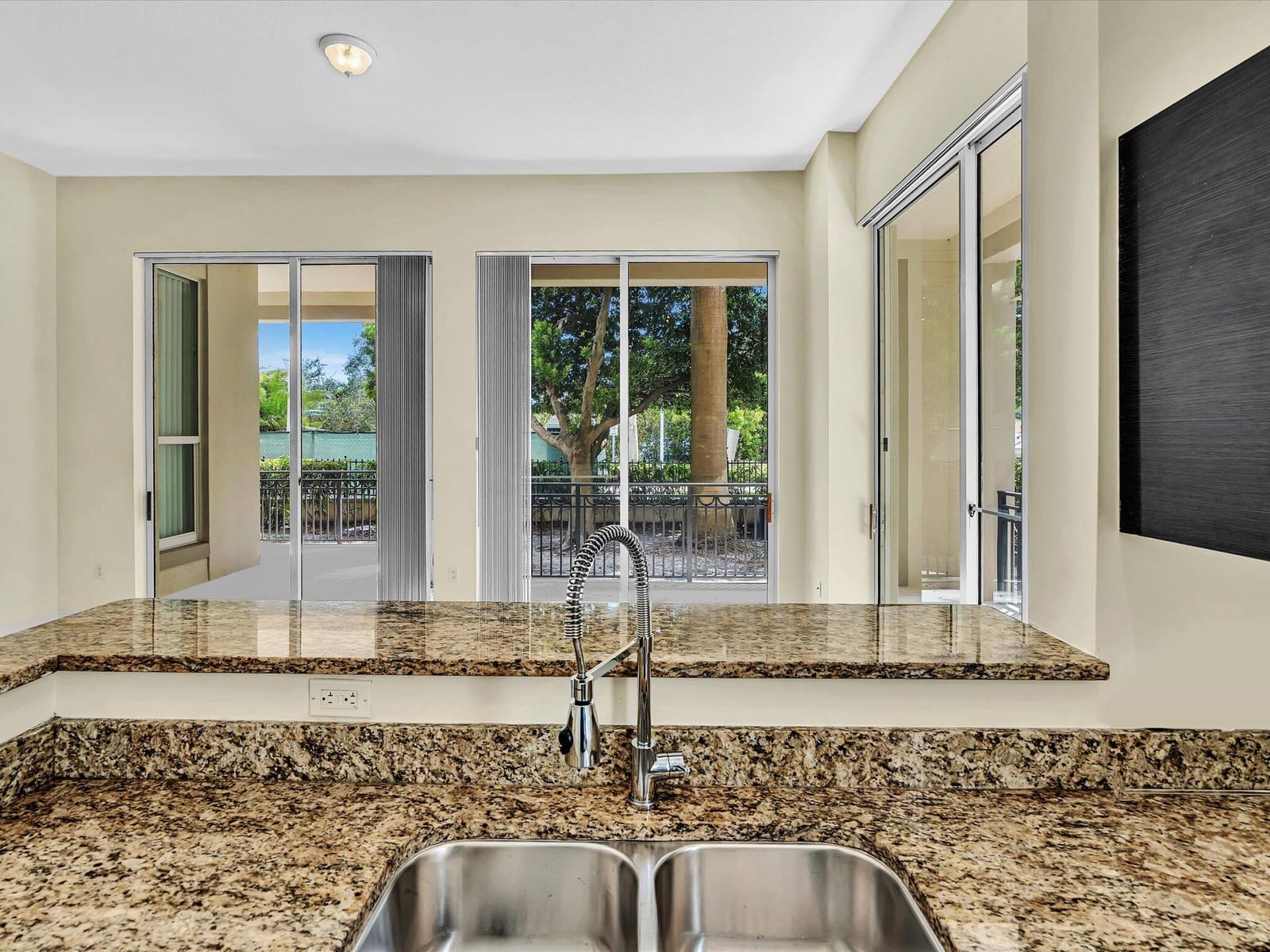 550 Okeechobee Boulevard 122 — photo 9