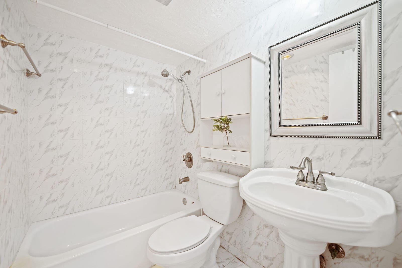 2040 NW 81st Avenue 111, Pembroke Pines, FL 33024 photo 21