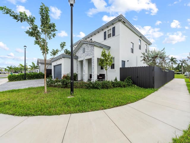 14888 SW 163rd Terrace, Miami, FL 33187