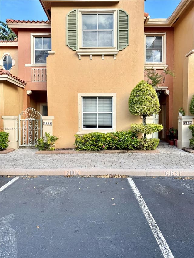 2161 Anchor Court 2002, Dania Beach, FL 33312