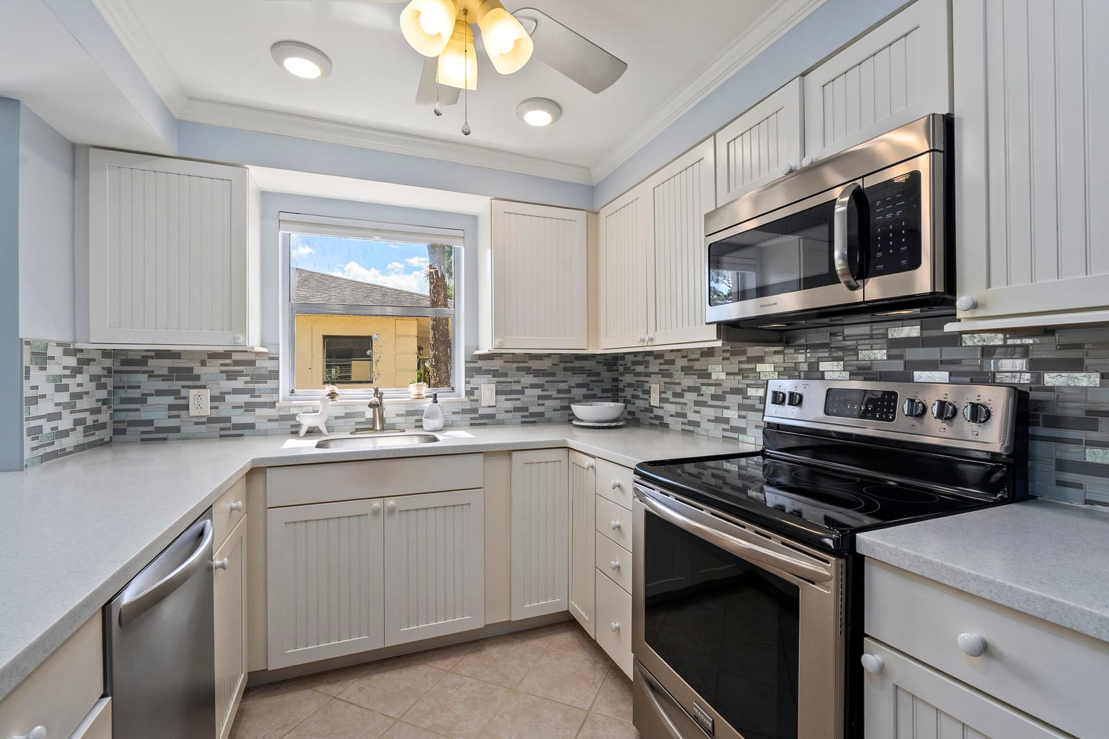 2950 SE Ocean Boulevard 126-8, Stuart, FL 34996 photo 11