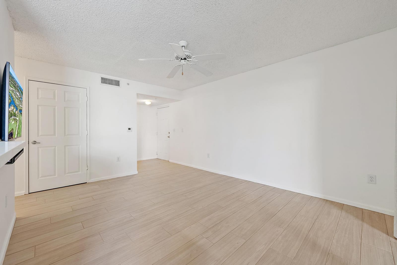 272 Village Boulevard 7111, Tequesta, FL 33469 photo 3