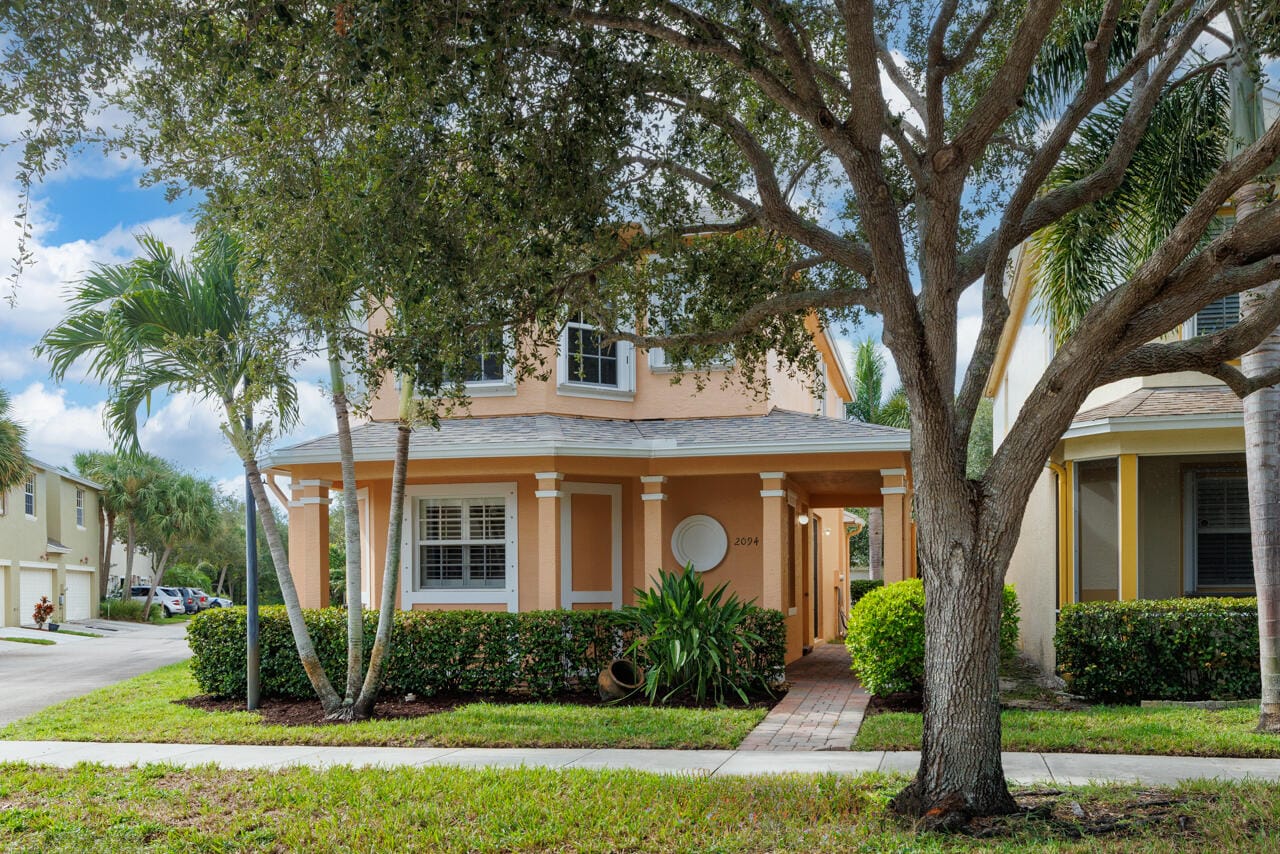 2094 SE Eatonville Drive, Port St. Lucie, FL 34952