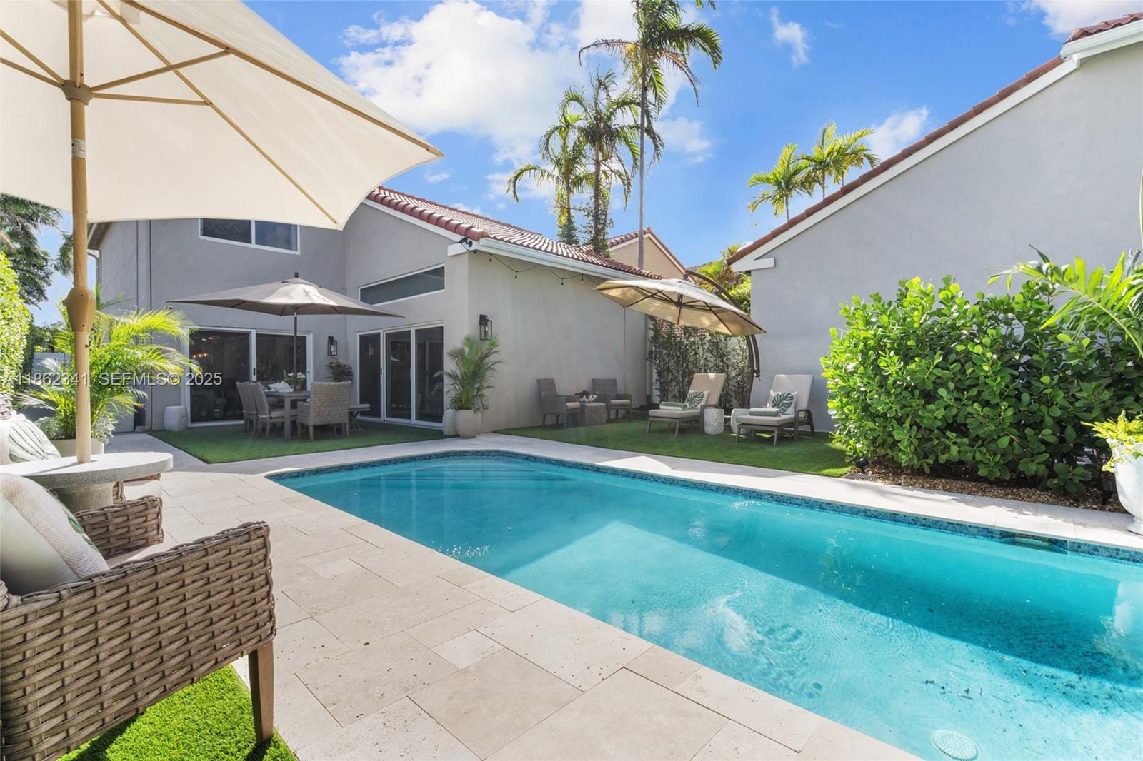 1105 Pin Oak Street, Hollywood, FL 33019