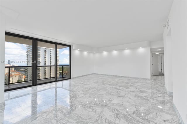 19667 Turnberry Way 20E, Aventura, FL 33180