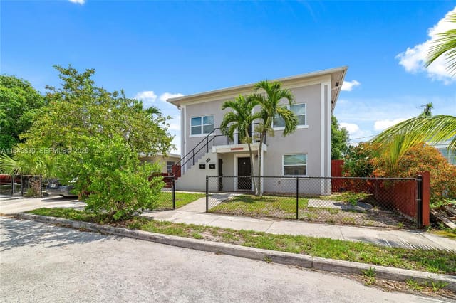 1040 17th Street, sold in Tamarind Park, West Palm Beach, FL