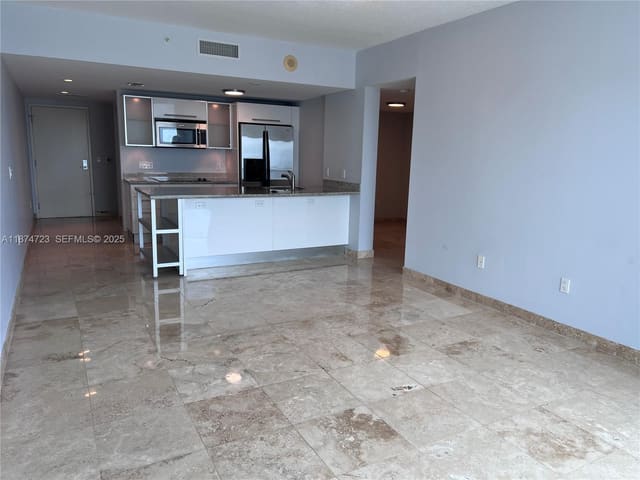 185 SW 7th Street 4204, Miami, FL 33130