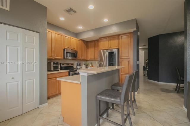 21119 NW 14th Place 437, sold in Majorca Isles Ii Condo, Miami Gardens, FL