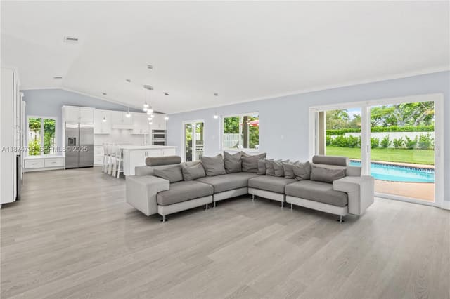 14621 Madison Place, Davie, FL 33325