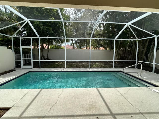 108 Winter Club Court, sold in Oaks Oaks East 4, Palm Beach Gardens, FL