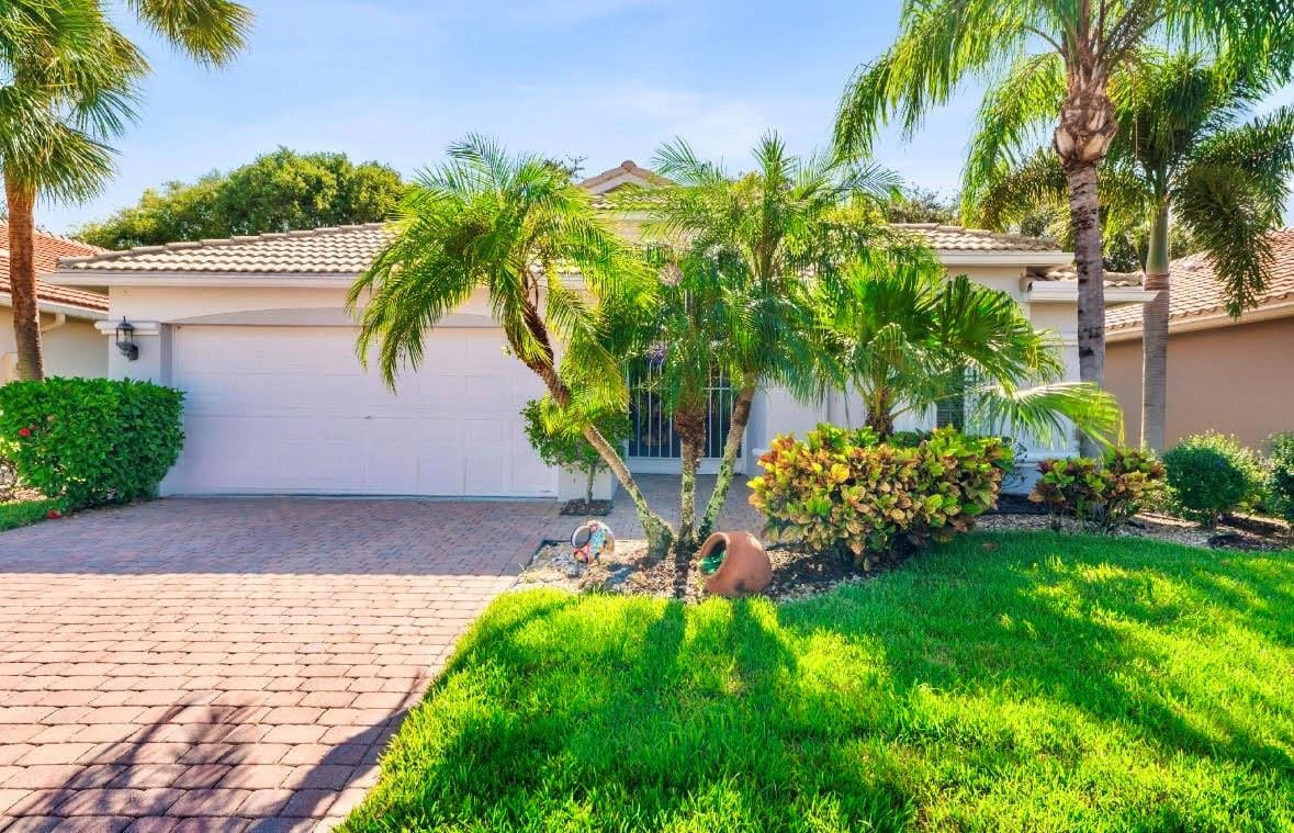 6668 Rienzo Street, Lake Worth, FL 33467