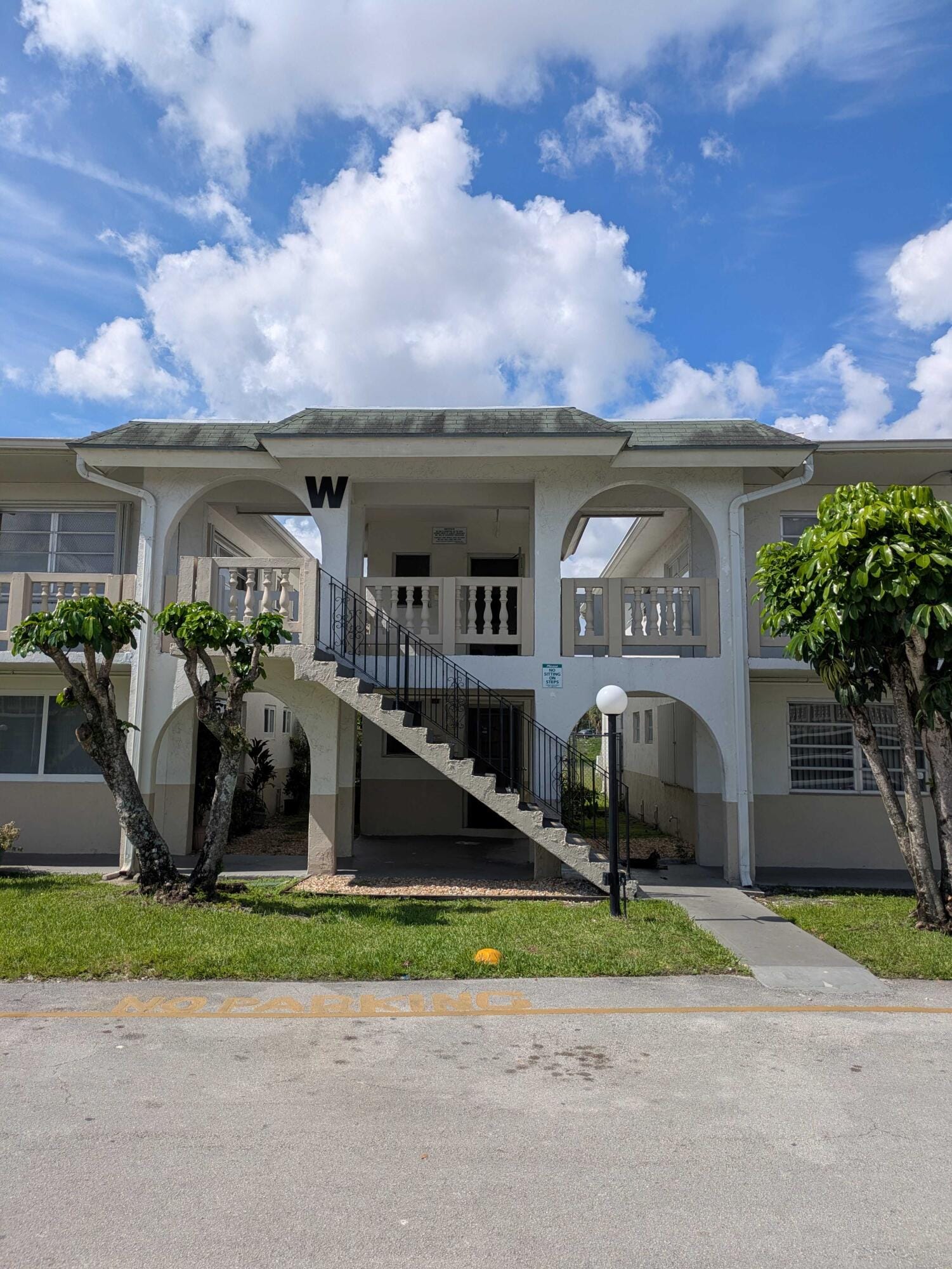 20120 NE 2nd Avenue W20, Miami Gardens, FL 33179
