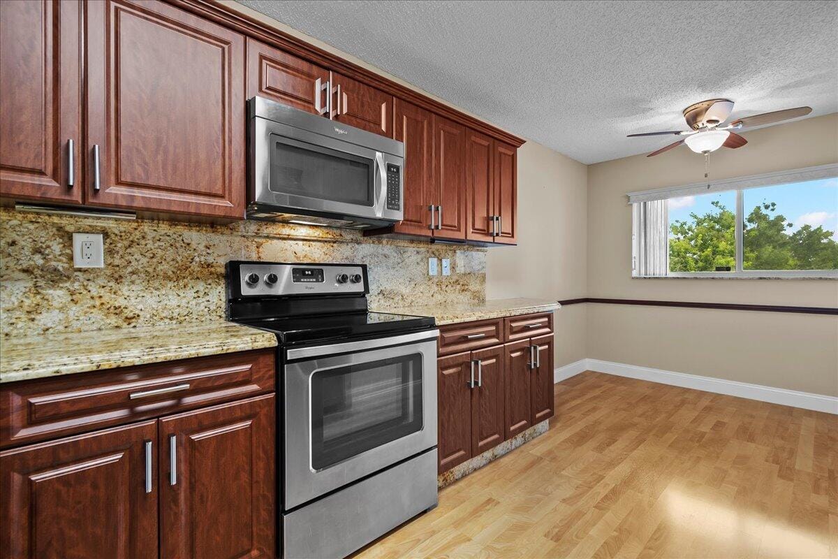 4734 Lucerne Lakes Boulevard E 302, Lake Worth, FL 33467 photo 2