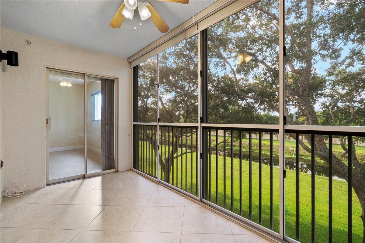4734 Lucerne Lakes Boulevard E 302, Lake Worth, FL 33467 photo 12