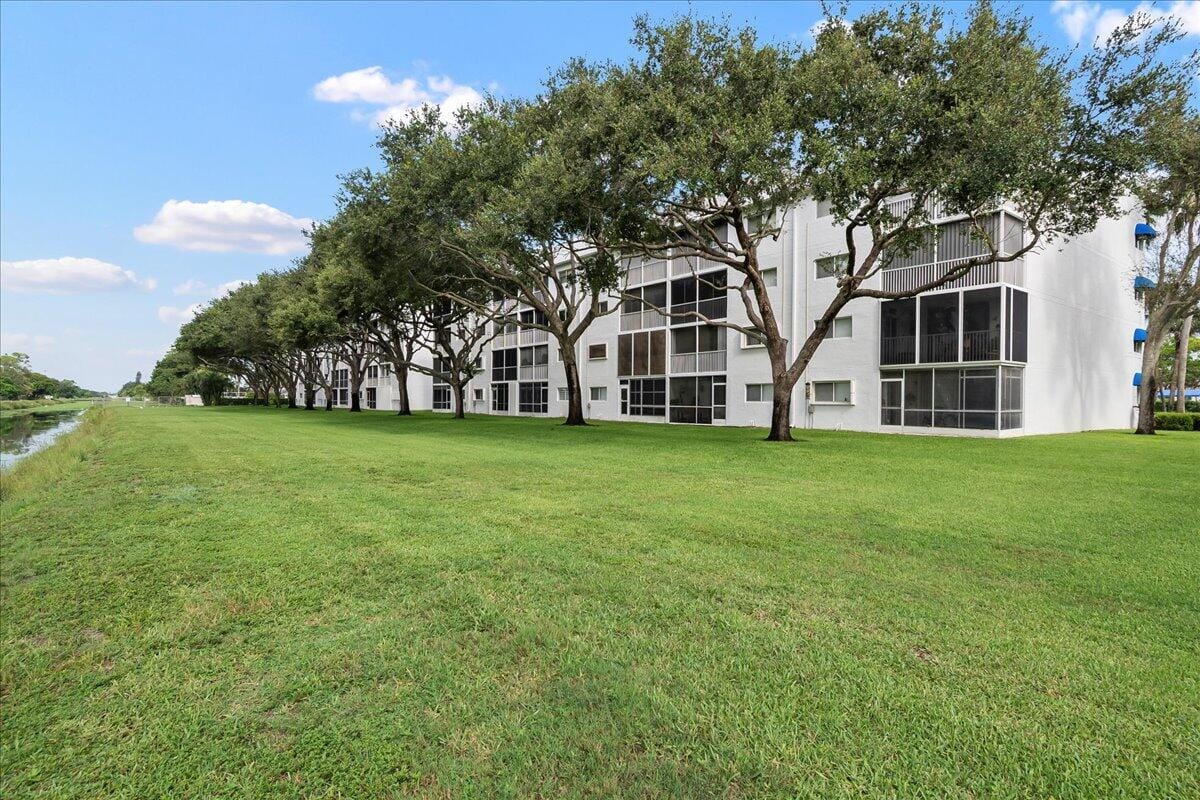 4734 Lucerne Lakes Boulevard E 302, Lake Worth, FL 33467 photo 23