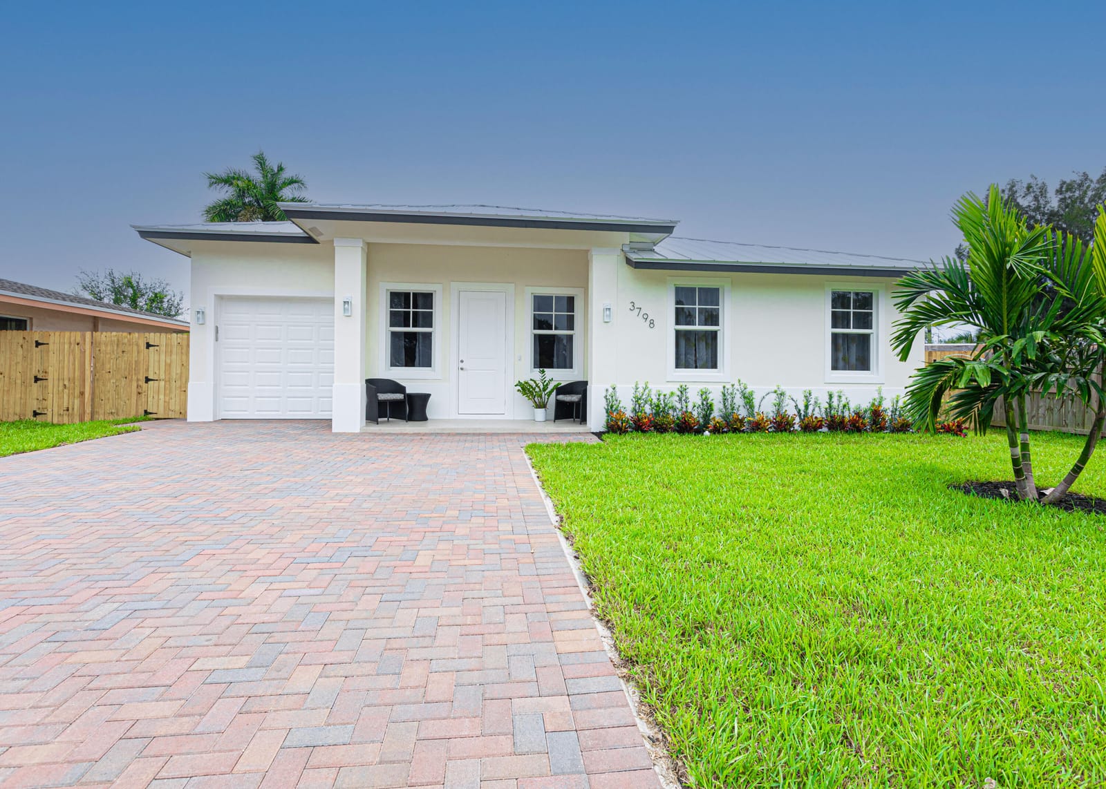 4 bedroom home for sale at 3798 Coconut, Palm Springs, FL 33461 — $595,000