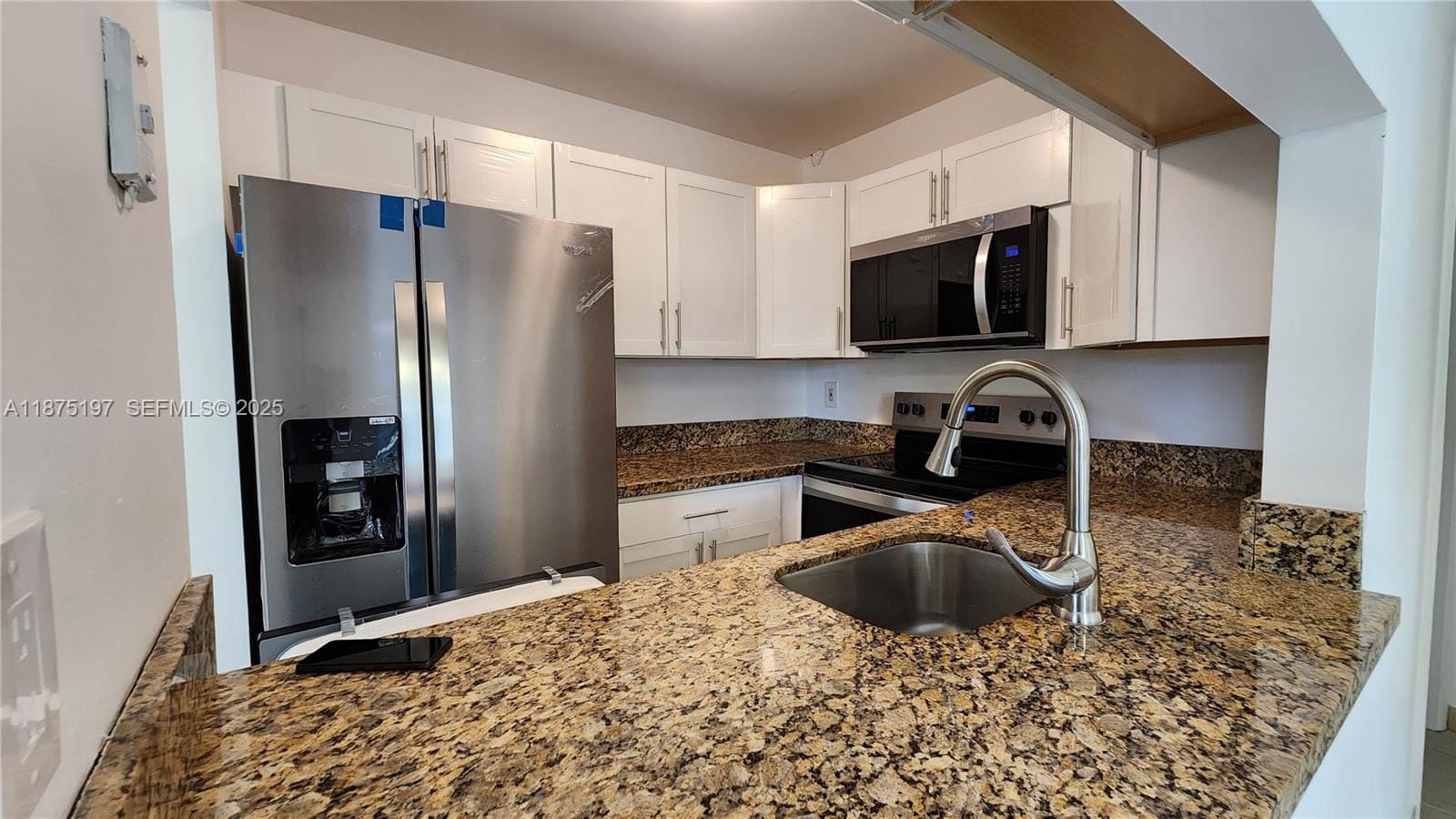 10031 Winding Lake Road 201 — photo 3