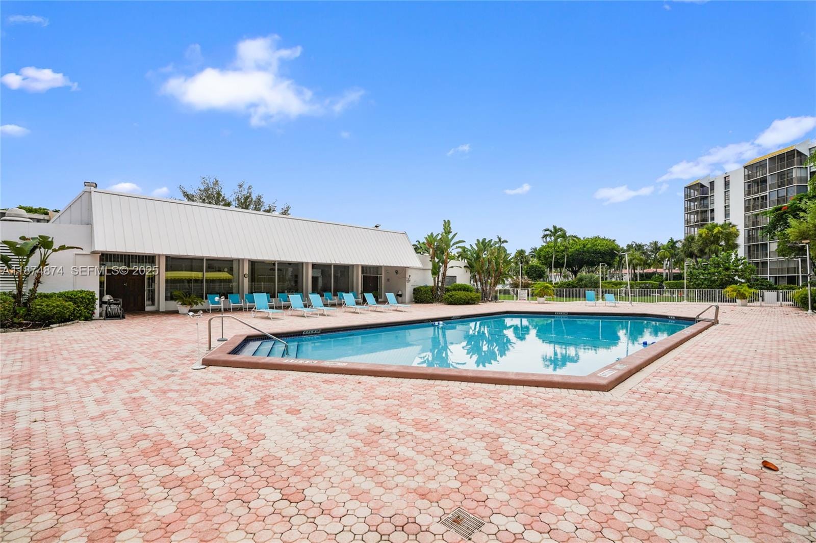 20400 W Country Club Drive 416, Aventura, FL 33180 photo 21