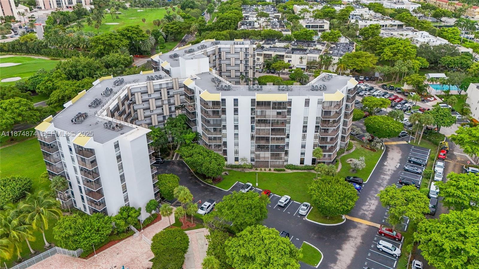 20400 W Country Club Drive 416, Aventura, FL 33180 photo 23