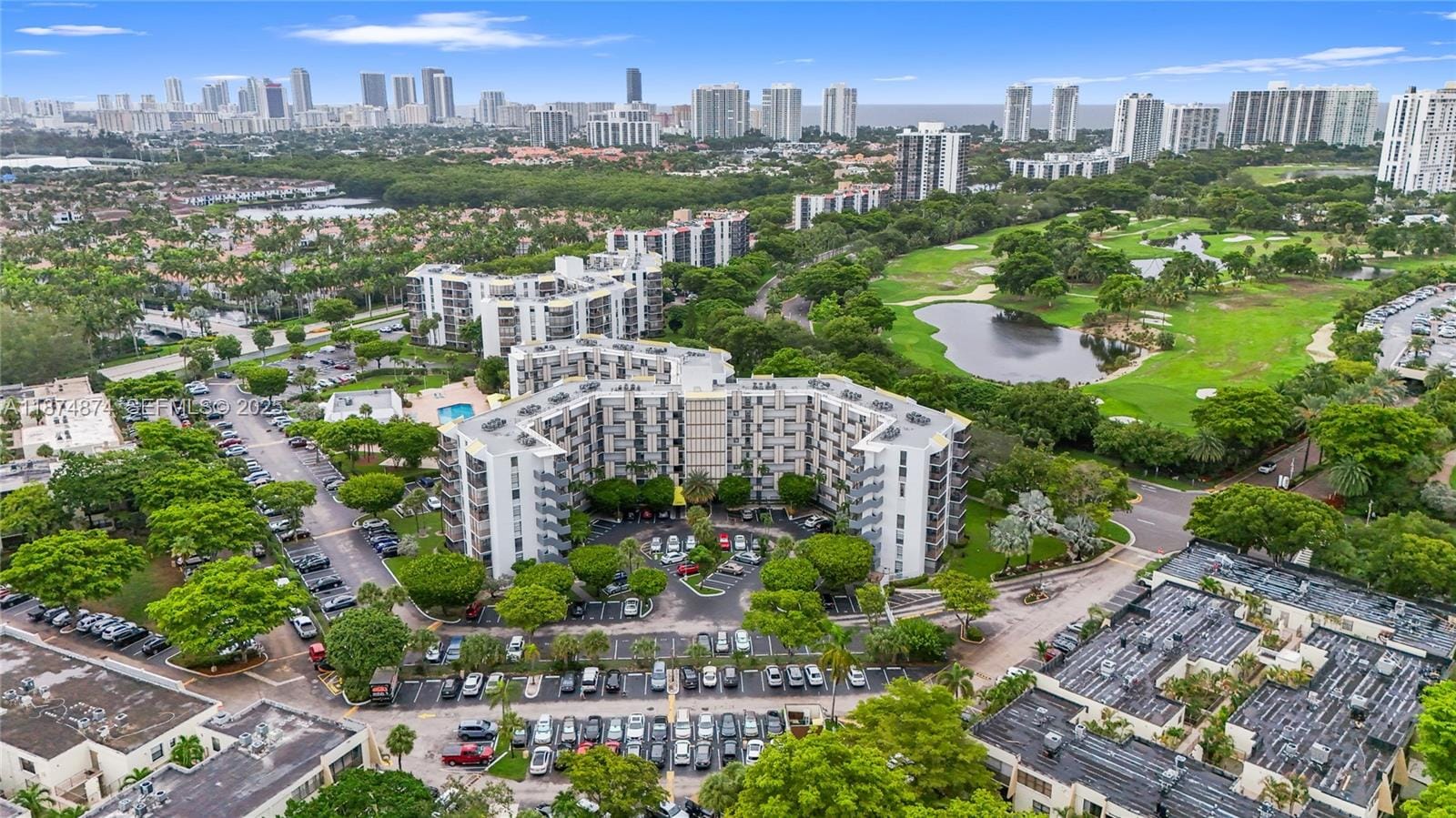 20400 W Country Club Drive 416, Aventura, FL 33180 photo 25