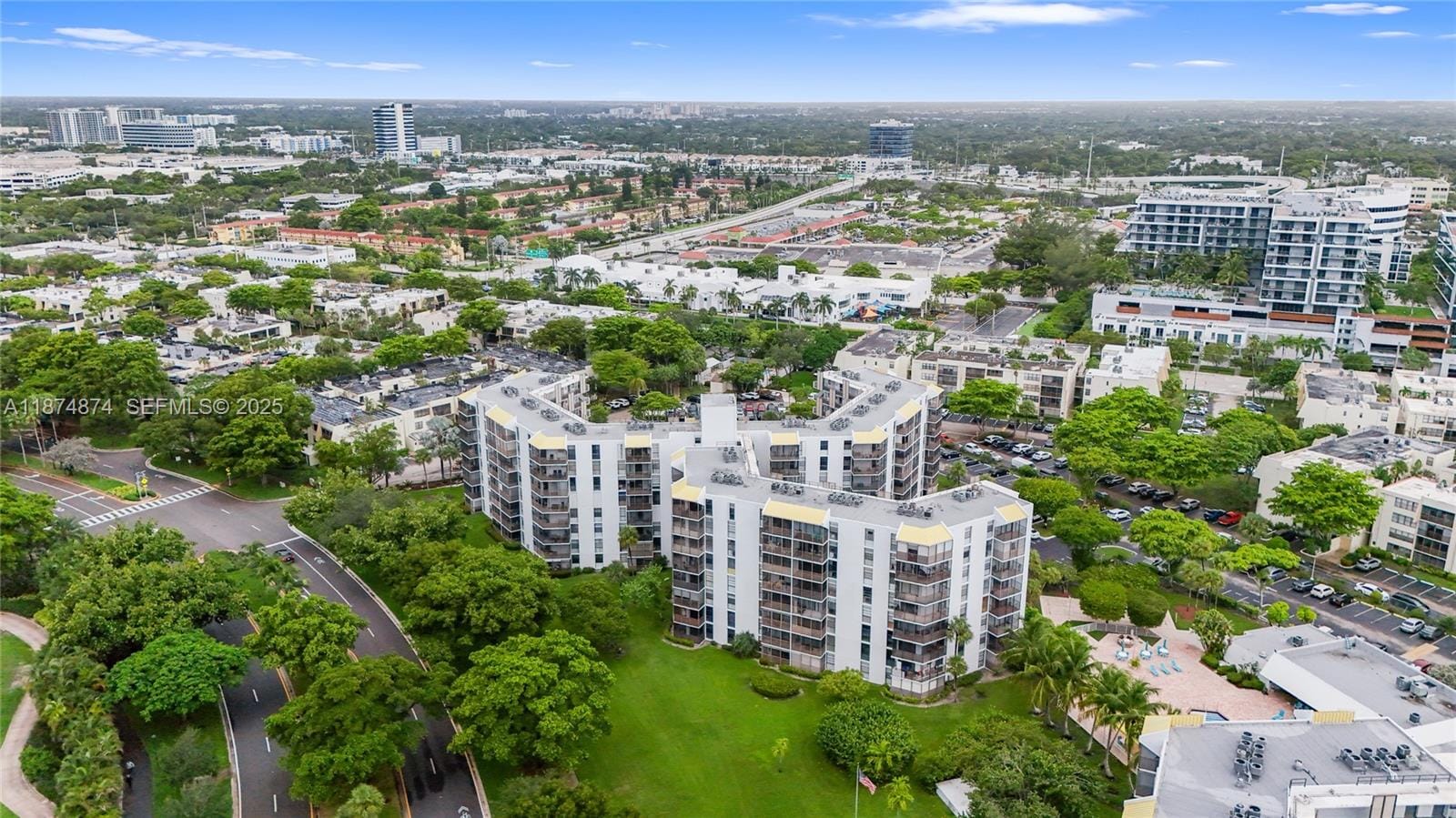 20400 W Country Club Drive 416, Aventura, FL 33180 photo 28